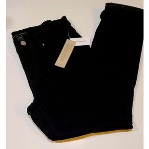 Banana Republic Petite Low-Rise Black Wash Girlfriend Jean